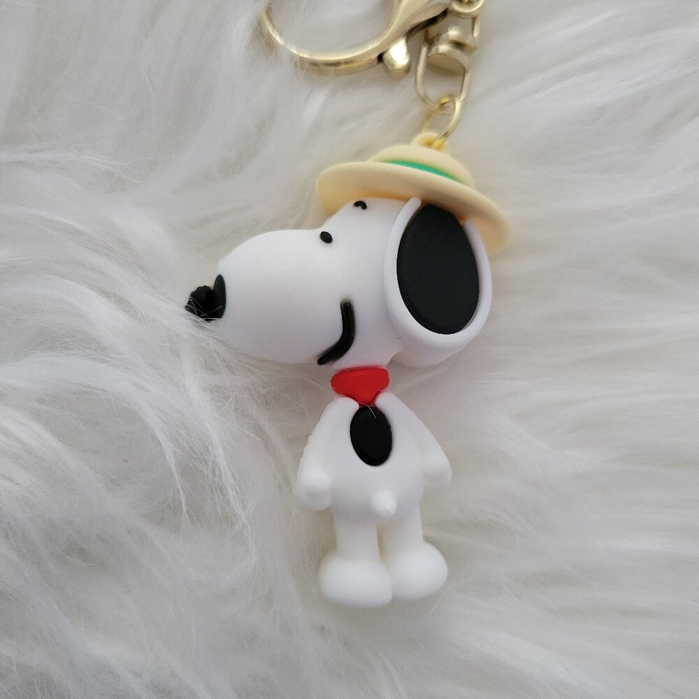 Peanuts Beagle Scout Snoopy Keychain - Picture 5 of 6